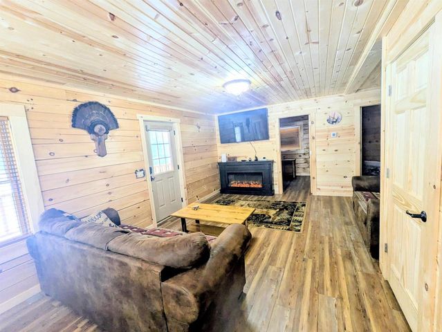2423 9th Drive, Adams, WI 53910