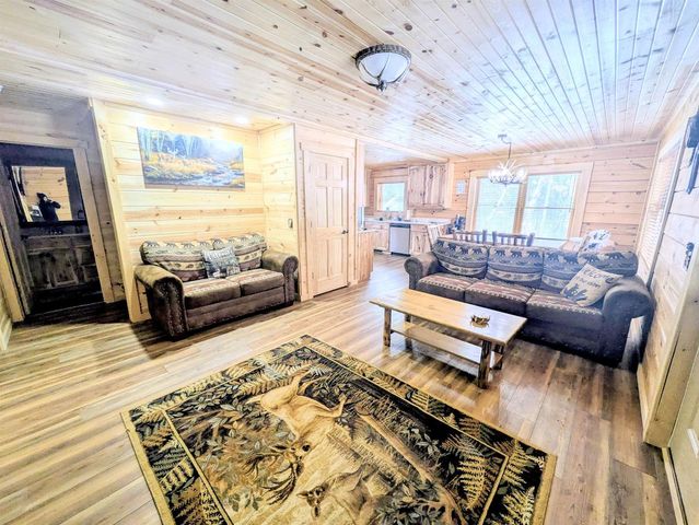 2423 9th Drive, Adams, WI 53910