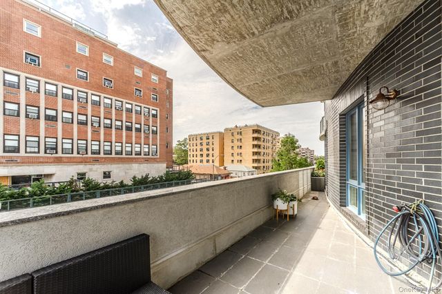 37 W End Avenue 2B, Brooklyn, NY 11235