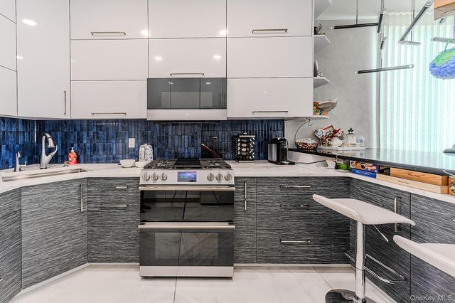 37 W End Avenue 2B, Brooklyn, NY 11235