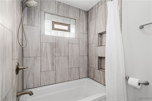 18 Joann Drive, West Seneca, NY 14224