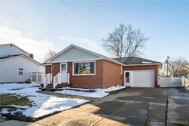 18 Joann Drive, West Seneca, NY 14224