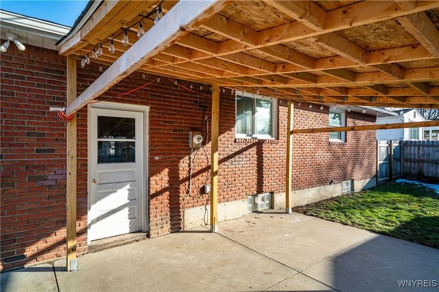 18 Joann Drive, West Seneca, NY 14224