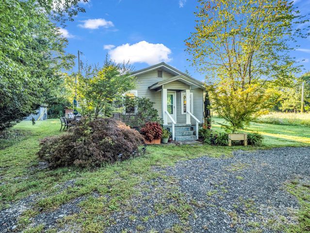 62 Bald Rock Road, Hendersonville, NC 28792