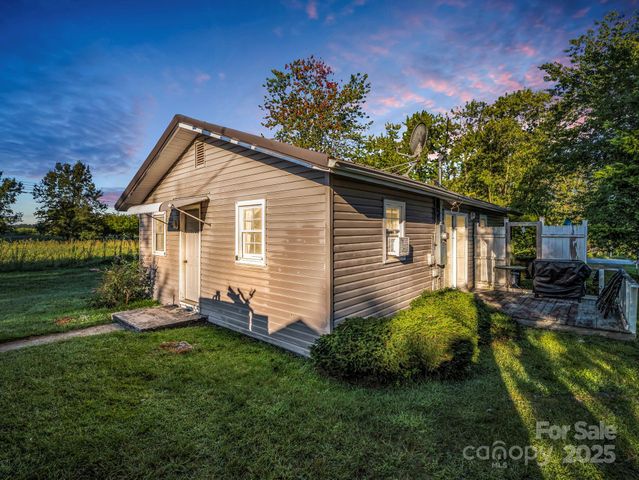 62 Bald Rock Road, Hendersonville, NC 28792