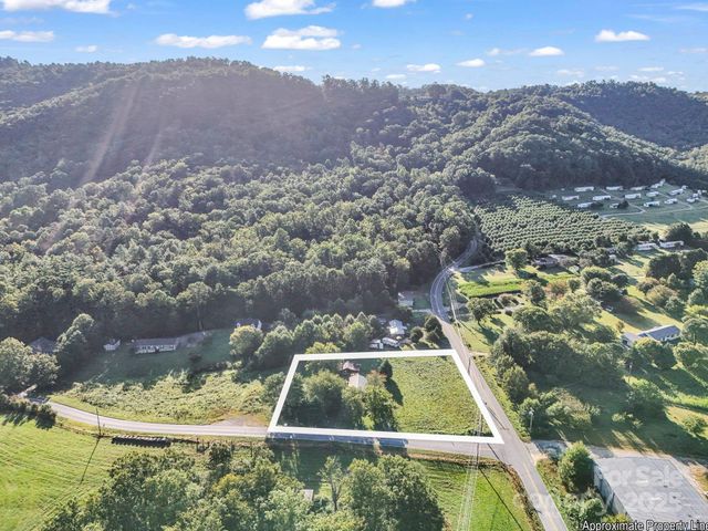 62 Bald Rock Road, Hendersonville, NC 28792