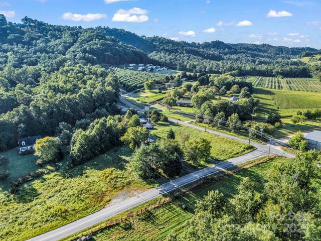 62 Bald Rock Road, Hendersonville, NC 28792