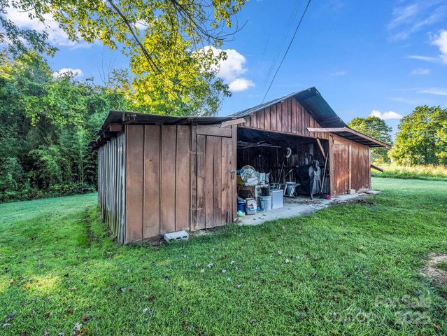 62 Bald Rock Road, Hendersonville, NC 28792