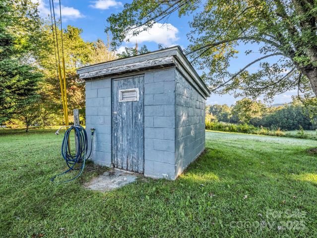 62 Bald Rock Road, Hendersonville, NC 28792