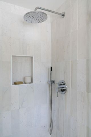 4261 Winchester Court, Minnetonka, MN 55345