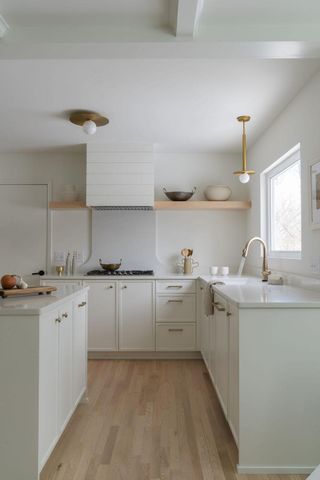 4261 Winchester Court, Minnetonka, MN 55345