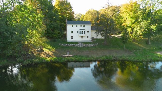 4261 Winchester Court, Minnetonka, MN 55345