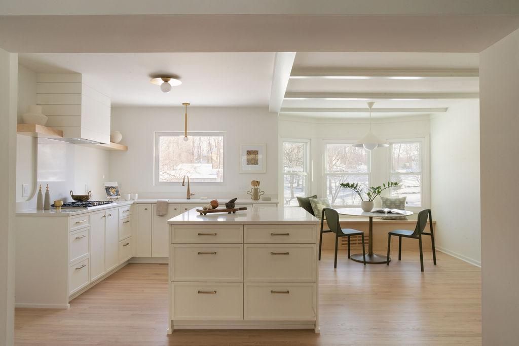 4261 Winchester Court, Minnetonka, MN 55345