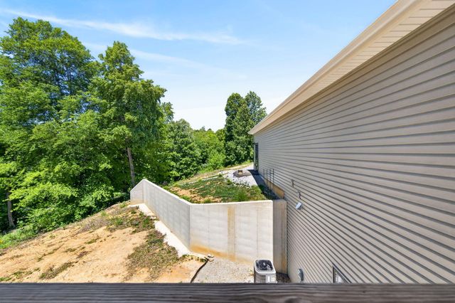 944 Lakepoint Drive, Albany, KY 42602