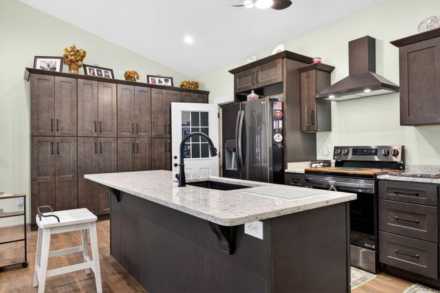 944 Lakepoint Drive, Albany, KY 42602
