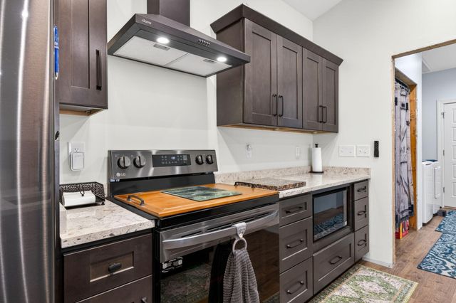 944 Lakepoint Drive, Albany, KY 42602
