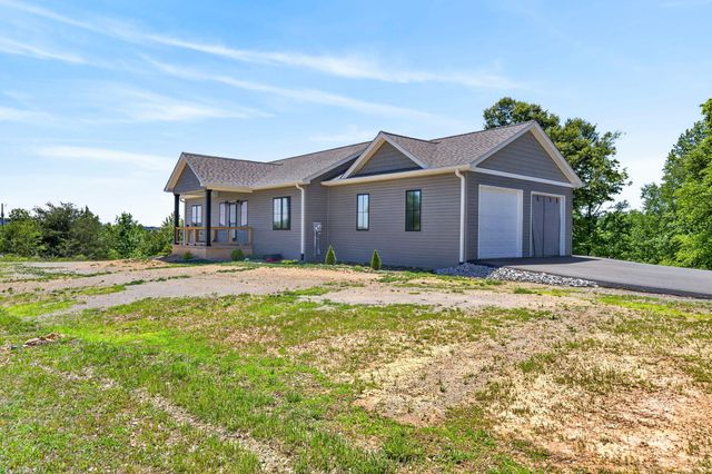 944 Lakepoint Drive, Albany, KY 42602
