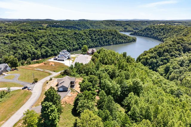 944 Lakepoint Drive, Albany, KY 42602