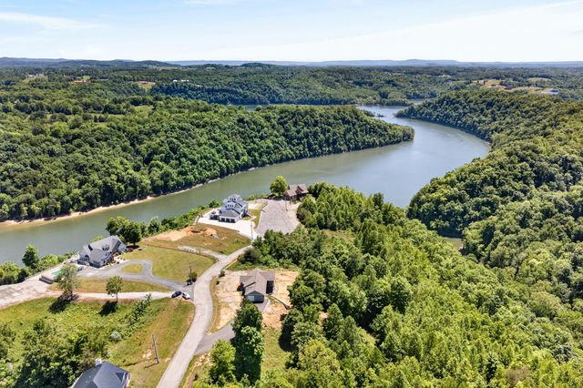 944 Lakepoint Drive, Albany, KY 42602