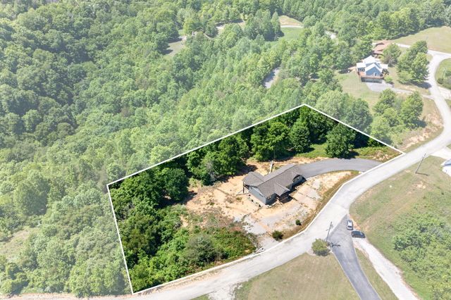944 Lakepoint Drive, Albany, KY 42602