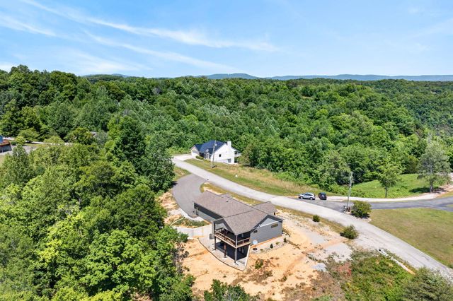 944 Lakepoint Drive, Albany, KY 42602