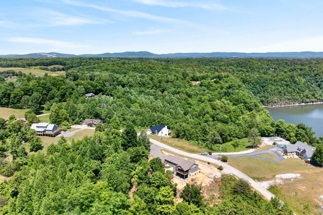 944 Lakepoint Drive, Albany, KY 42602