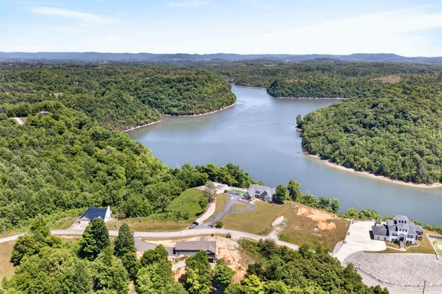 944 Lakepoint Drive, Albany, KY 42602