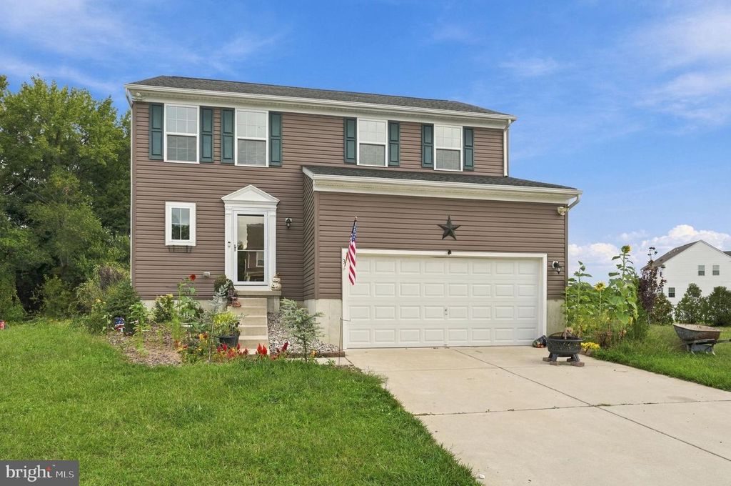 3 LAKE CIRCLE CIR, Carneys Point, NJ 08069 — exterior