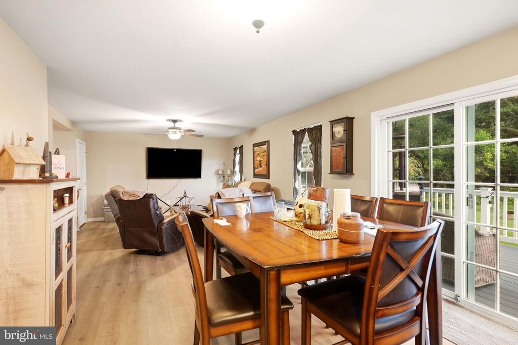 3 LAKE CIRCLE CIR, Carneys Point, NJ 08069 — photo 5