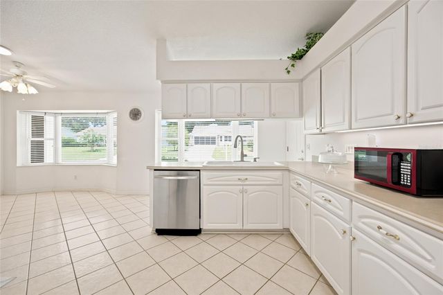 27202 RACQUET CIRCLE, Leesburg, FL 34748