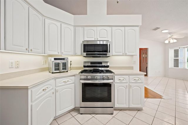 27202 RACQUET CIRCLE, Leesburg, FL 34748