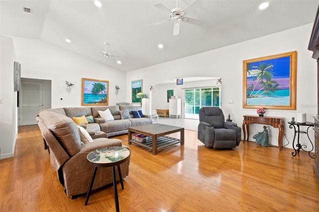 27202 RACQUET CIRCLE, Leesburg, FL 34748