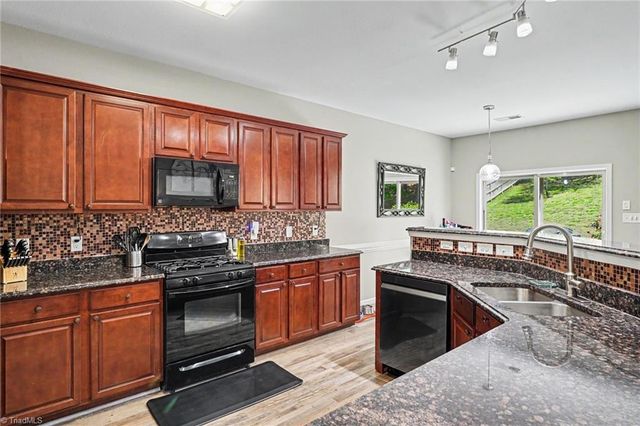 3125 Arrowcrest Place, Winston-salem, NC 27107