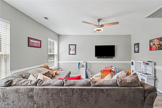 3125 Arrowcrest Place, Winston-salem, NC 27107