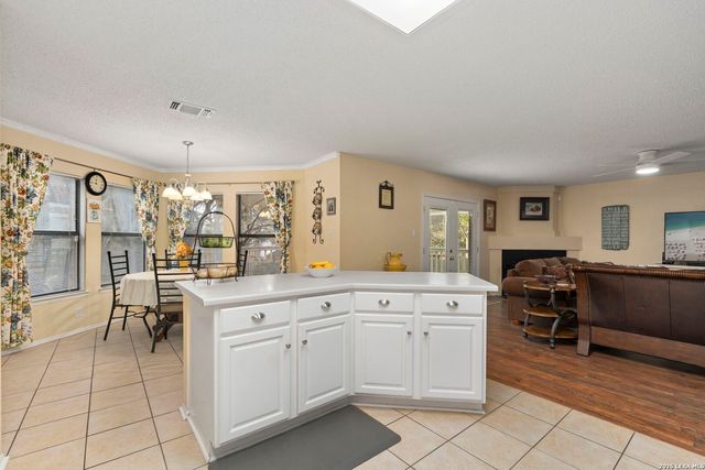 7639 Stone Crop Ln., San Antonio, TX 78249