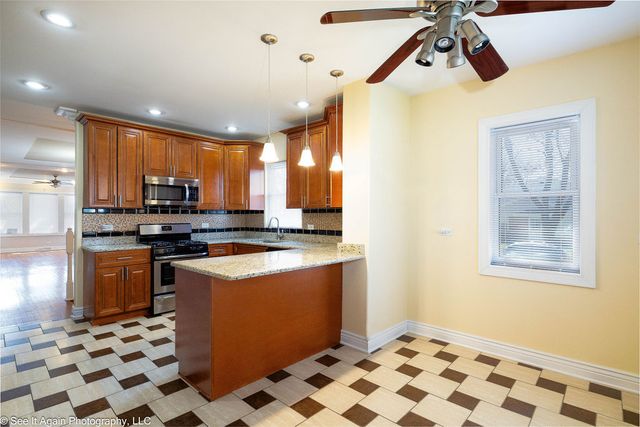 7658 S LAFAYETTE Avenue, Chicago, IL 60620