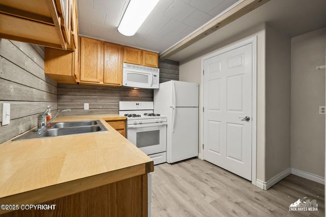 4207 Cope Street, Anchorage, AK 99503