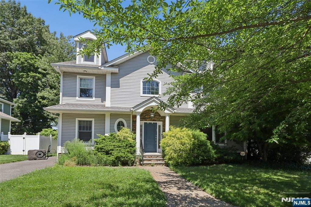 245 Carlton Terrace, Teaneck, NJ 07666