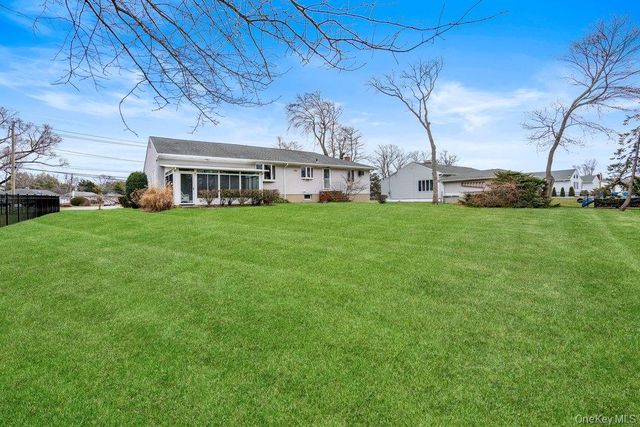 848 Hampshire Road, Bay Shore, NY 11706