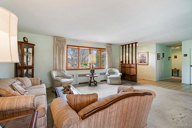 848 Hampshire Road, Bay Shore, NY 11706