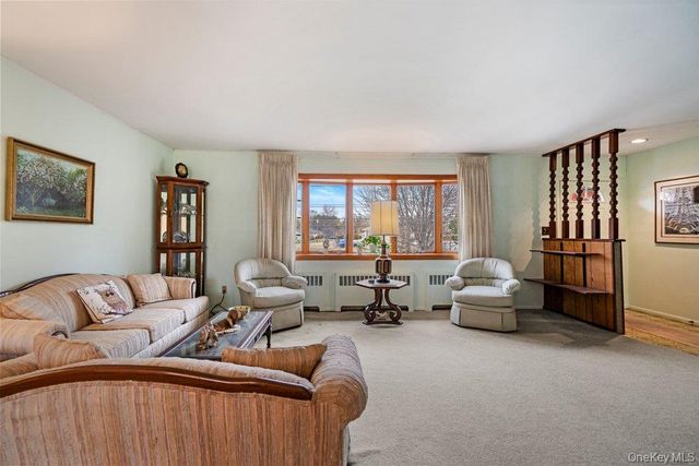 848 Hampshire Road, Bay Shore, NY 11706