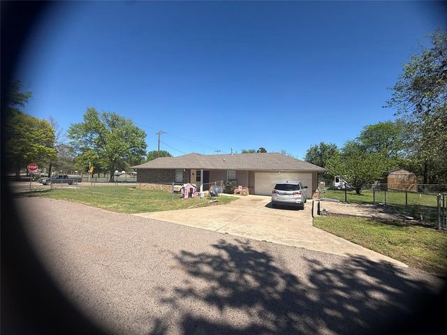 1401 E Main Street, Shawnee, OK 74801
