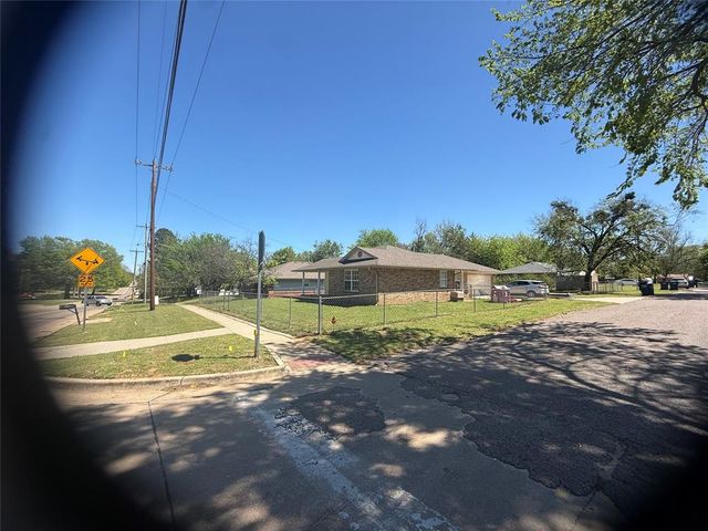 1401 E Main Street, Shawnee, OK 74801