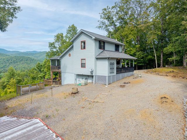 371 Countryside Lane, Hayesville, NC 28904