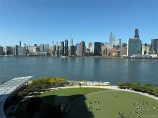 52-03 Center Boulevard 928, Long Island City, NY 11101