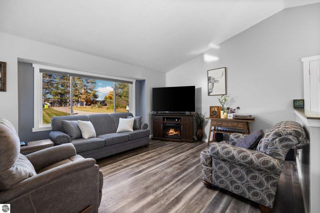 10791 Cedar Run Road, Traverse City, MI 49684