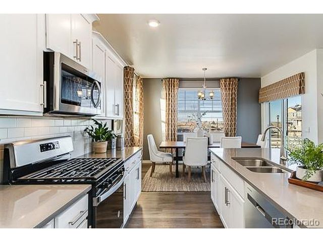 942 Tallus St, Lochbuie, CO 80603