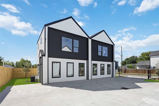 4202 Kewanee Street A, Houston, TX 77051