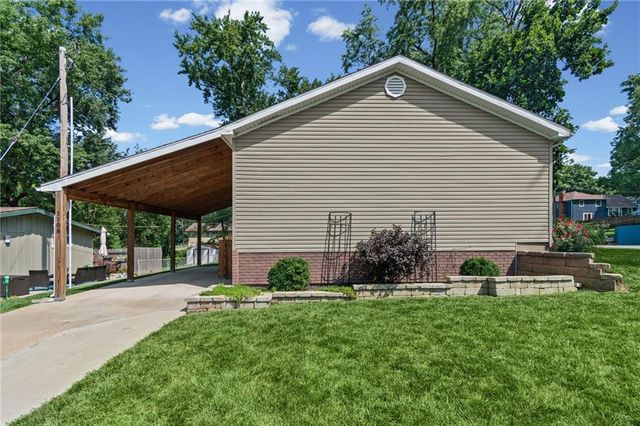 1108 NE 52nd Terrace, Kansas City, MO 64118