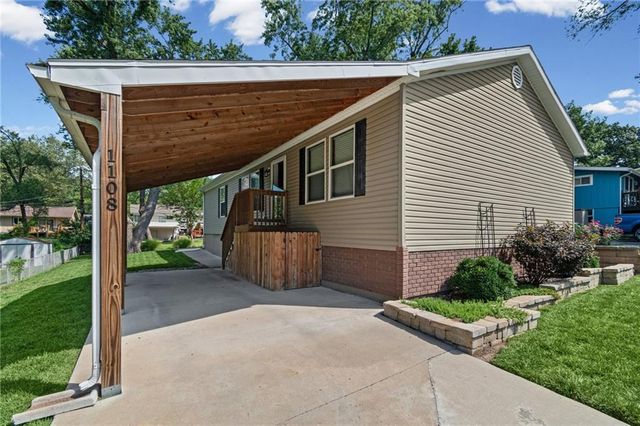 1108 NE 52nd Terrace, Kansas City, MO 64118